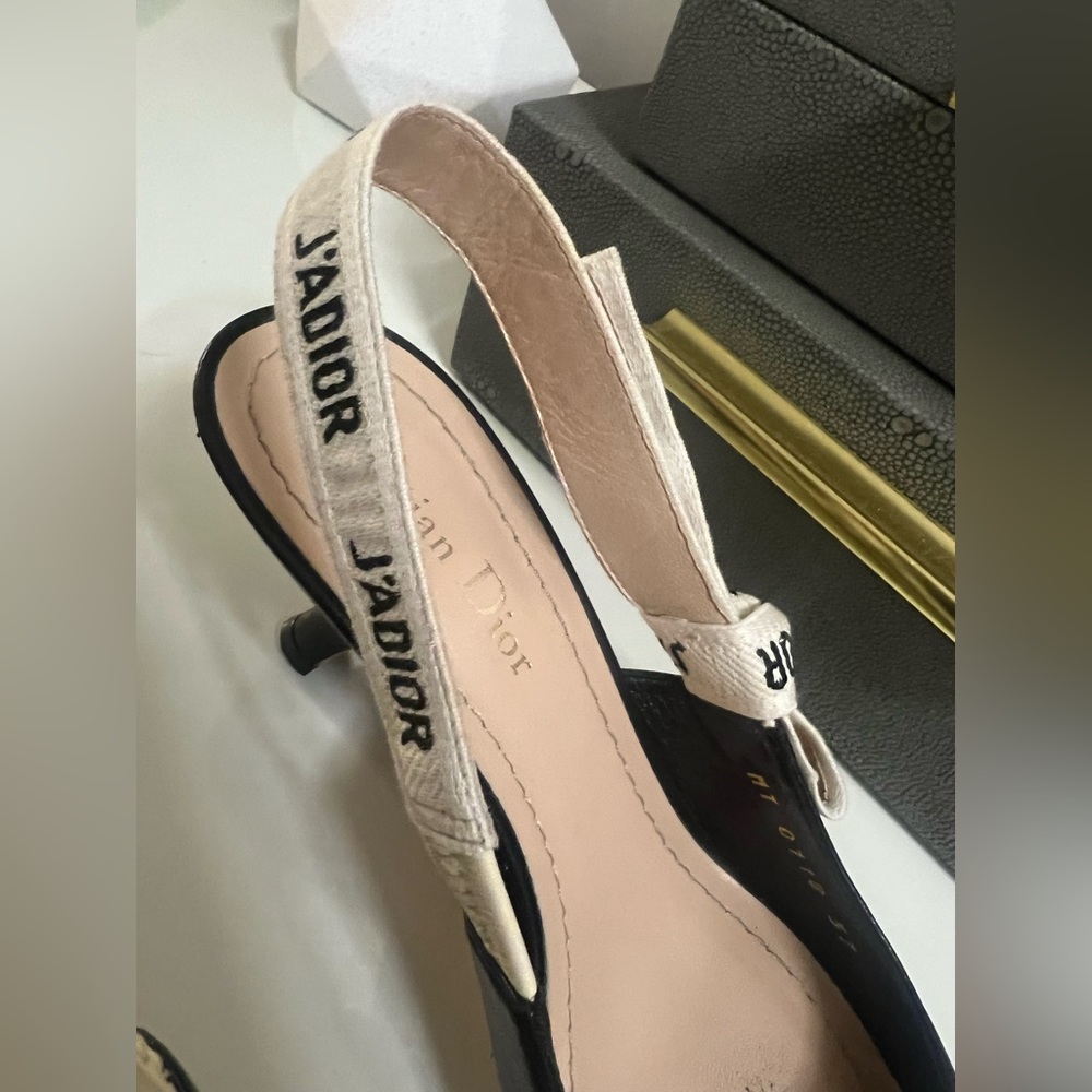 Authentic CHRISTIAN DIOR Lambskin Ribbon J'Adior
Slingback 65mm Pumps 37 - Picture 9 of 10